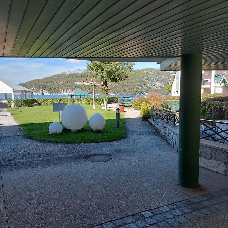 Au Bord Du Lac D'Annecy, Logement Type Loft, Dans Residence Avec Plage Et Ponton Privee Duingt Ngoại thất bức ảnh