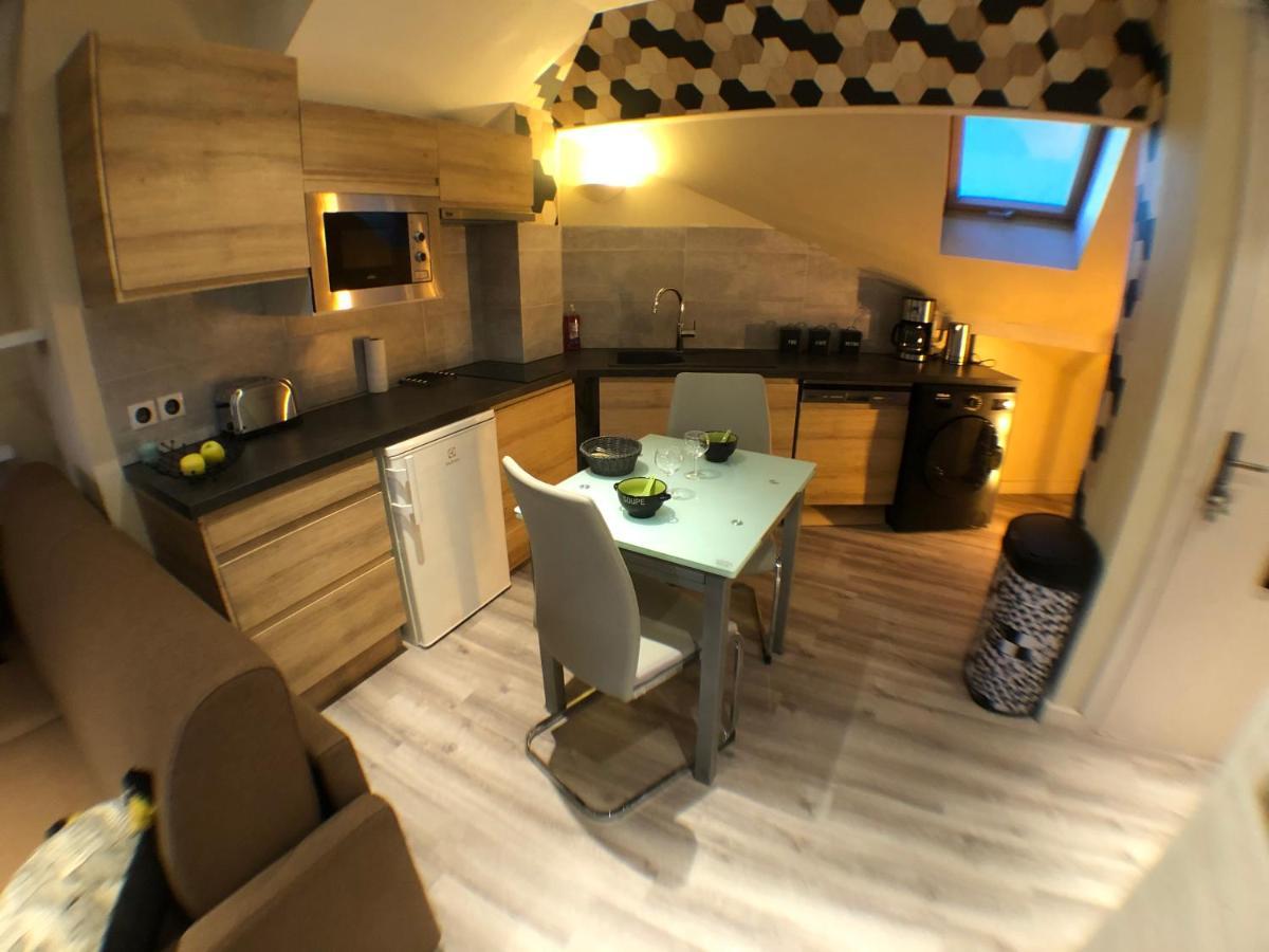 Au Bord Du Lac D'Annecy, Logement Type Loft, Dans Residence Avec Plage Et Ponton Privee Duingt Ngoại thất bức ảnh
