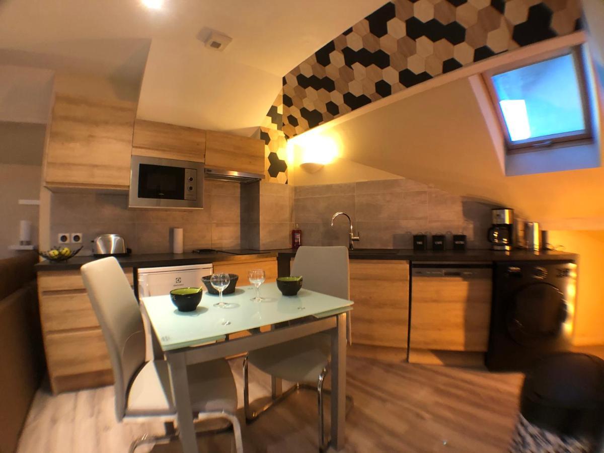 Au Bord Du Lac D'Annecy, Logement Type Loft, Dans Residence Avec Plage Et Ponton Privee Duingt Ngoại thất bức ảnh