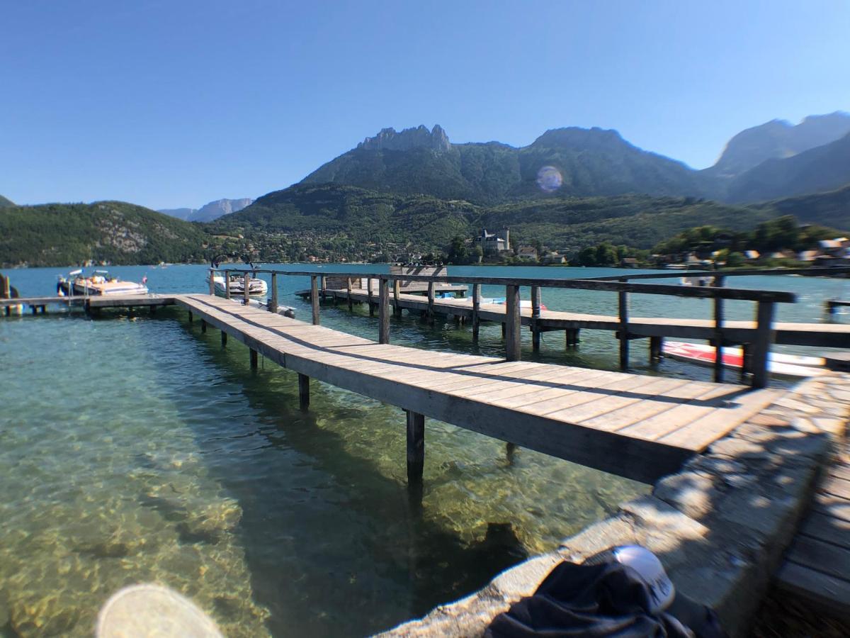 Au Bord Du Lac D'Annecy, Logement Type Loft, Dans Residence Avec Plage Et Ponton Privee Duingt Ngoại thất bức ảnh