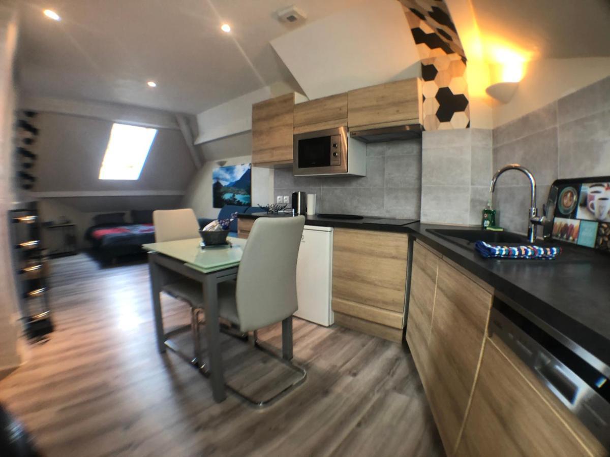 Au Bord Du Lac D'Annecy, Logement Type Loft, Dans Residence Avec Plage Et Ponton Privee Duingt Ngoại thất bức ảnh