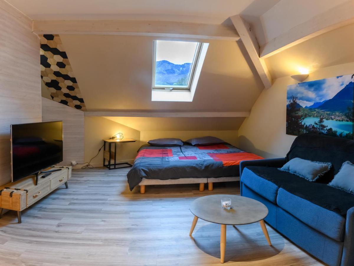 Au Bord Du Lac D'Annecy, Logement Type Loft, Dans Residence Avec Plage Et Ponton Privee Duingt Ngoại thất bức ảnh