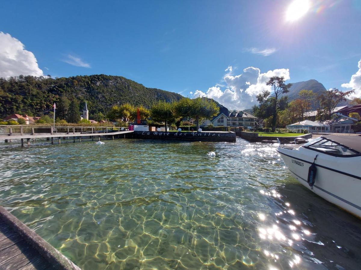 Au Bord Du Lac D'Annecy, Logement Type Loft, Dans Residence Avec Plage Et Ponton Privee Duingt Ngoại thất bức ảnh
